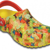 “グミ”総柄クロックス新登場！足元から思いっきりカラフルでポップな夏を満喫しよう！