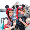 海賊たちが真夏の東京ディズニーシーをジャック!! キャプテン・バルボッサ×キャプテン・ジャック・スパロウや海賊たちとびしょ濡れ大宴会！＜取材レポート＞
