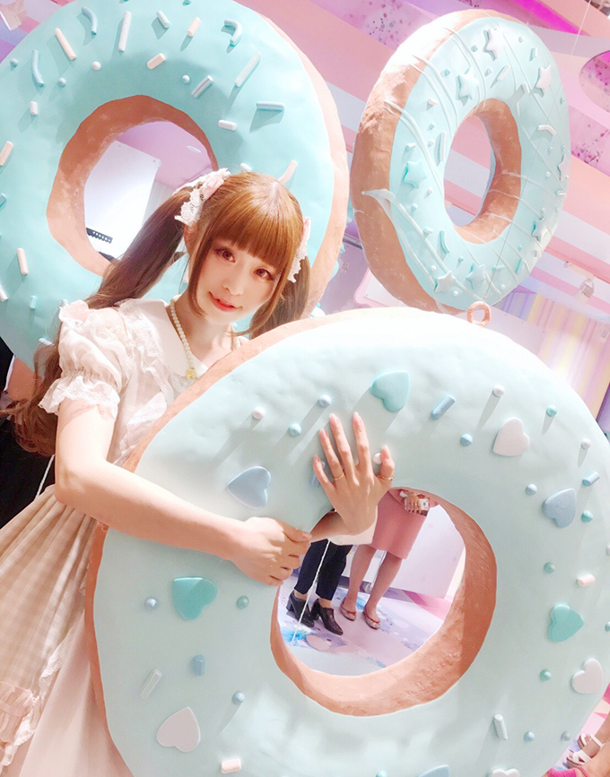 巨大パステルのドーナツやピンクのバスタブまで 渋谷109に 世界一かわいい プリ機専門店 Moreru Mignon モレルミニョン オープン Kunikaがプロデュース 詳細記事 Sgs109
