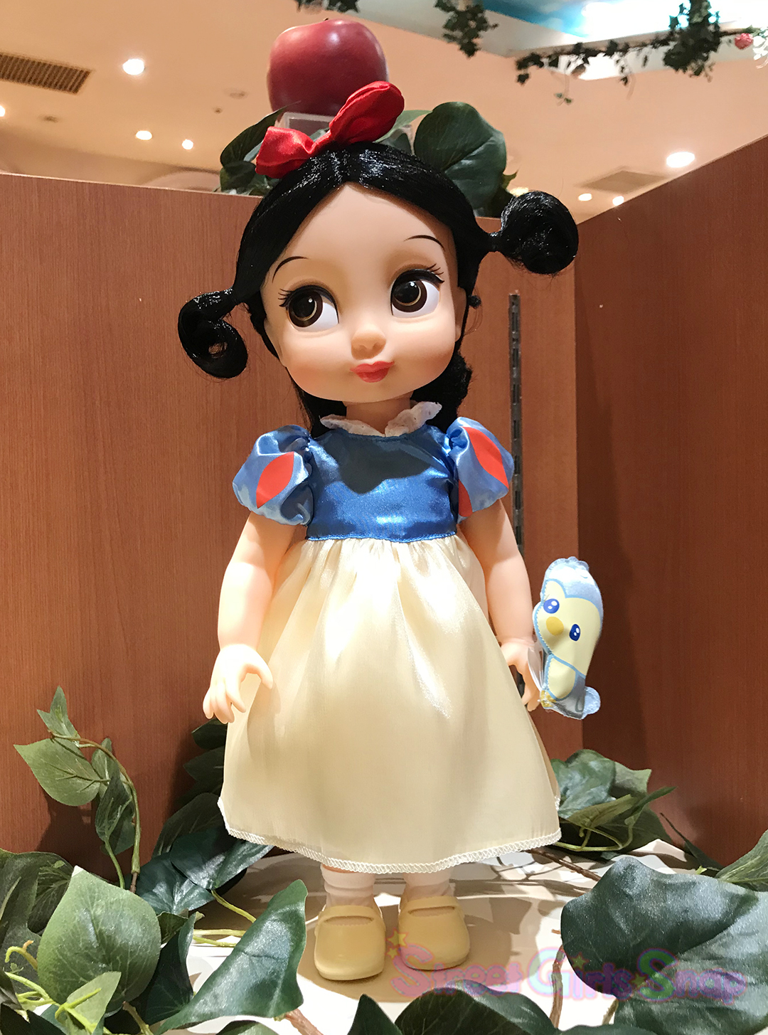 ディズニー映画 白雪姫 の公開80周年を記念したキュートなグッズがディズニーストアに勢ぞろい 渋谷公園通り店も 白雪姫 仕様にデコレーション 画像31 Sgs109
