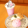 サクラの花びらチョコがのったピンクのコンボ&ラテで春を堪能♪ 『The Pie Hole L.A. 春の“SAKURA”メニュー』2品がラインアップ！