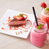 ピンクや赤のヘルシー＆キュートな限定スイーツ♡ DEW×Mr.FARMER 表参道店コラボドリンク＆ケーキ、期間限定で登場