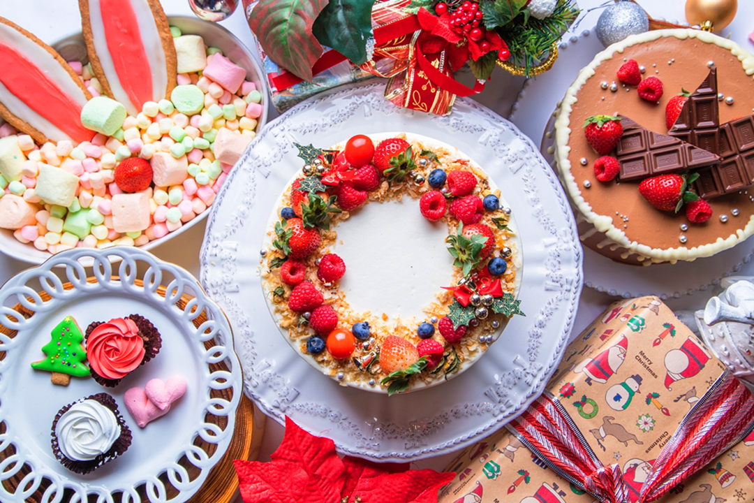 濃厚チョコケーキに クリスマスリースのような華やかケーキも アリスのクリスマスパーティービュッフェ 池袋 古城の国のアリス にて開催 詳細記事 Sgs109