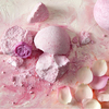 お湯に溶かすとローズのソープが現れる♡ SABONからロマンティックなバスボール『Rose Splash』発売！