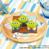 浮き輪にはまったエイリアンが可愛い♪ 大好評の「食べマス TOY STORY エイリアン」に夏限定バージョンが登場!!