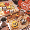 秋の味覚“パンプキン”“マロン”“アップル”を優雅に食べ比べ♪ ハロウィン限定の『MONSTER HARVEST in Monster DINER』クリスピー・クリーム・ドーナツから発売!!＜食レポ＞