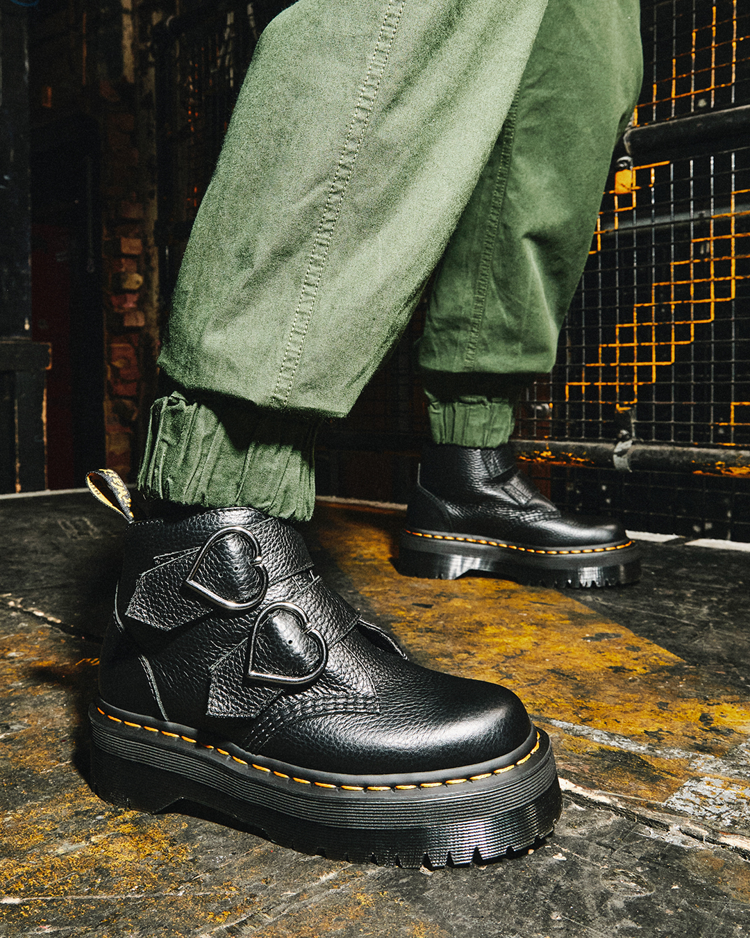 Dr.Martens ドクターマーチン VALENTINE ローファーサンダル ストア - 靴