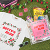 1985年に誕生したブランド「BETTY’S BLUE(ベティーズブルー)」が限定復活！イチゴ柄ショッパーのアイテム＆当時人気のプリント柄を使用したロンTが登場♪