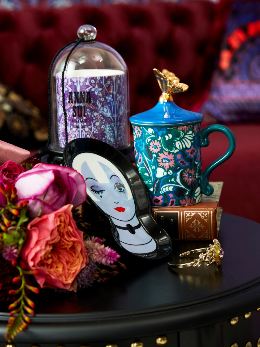 Anna Suiとfrancfranc フランフラン がコラボした Anna Sui Home Francfranc が発売 インテリアオブジェのようなキャンドルや ジュエリーボックスがお目見え 詳細記事 Sgs109