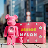 atmos pinkから雑誌NYLONとコラボしたピンクのBE@RBRICK が発売！EYE部分に白いお花が入った可愛いデザイン♡