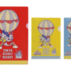 ミッキーたちが気球に乗って、わくわくしながらパークを眺めている姿が可愛い♪ 気球をモチーフにしたレトロなデザインのグッズが東京ディズニーランド®、東京ディズニーシー®に登場！