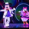 ミッキーマウスたちが40周年のテーマソングと衣装で登場♪「東京ディズニーリゾート40周年“ドリームゴーラウンド”」祝祭感が加わった「クラブマウスビート」の様子をご紹介