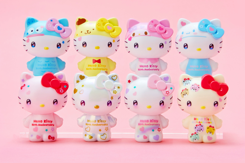 ハローキティ　ラインフレンズ　コラボ　キーホルダー　キティHello Kitty