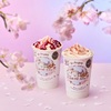 「トムとジェリー」×タリーズ コーヒーが「桜」をテーマにコラボ！「桜舞う 苺チーズケーキラテ」や「＆TEA 桜香る 苺ロイヤルミルクティー」など♪