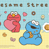 「エルモ」や「クッキーモンスター」の「ゆるかわパステル」をテーマとした描き下ろしデザイン♪ サンキューマートから『セサミストリート』とのコラボアイテムが発売！