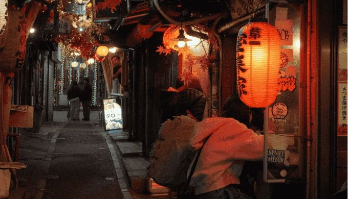 一人飲みで出会いを求める際の注意点