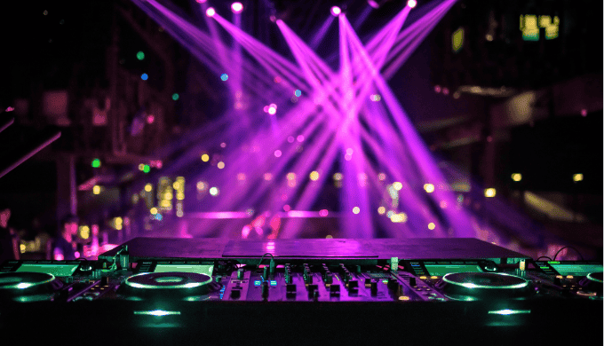 秋葉原のクラブ・ライブハウスで音楽を通じた出会い