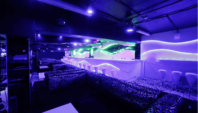 愛媛県で週末に賑わうクラブ・ナイトスポット